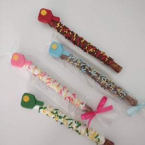 Pickleball Chocolate Covered pretzel rods (12)