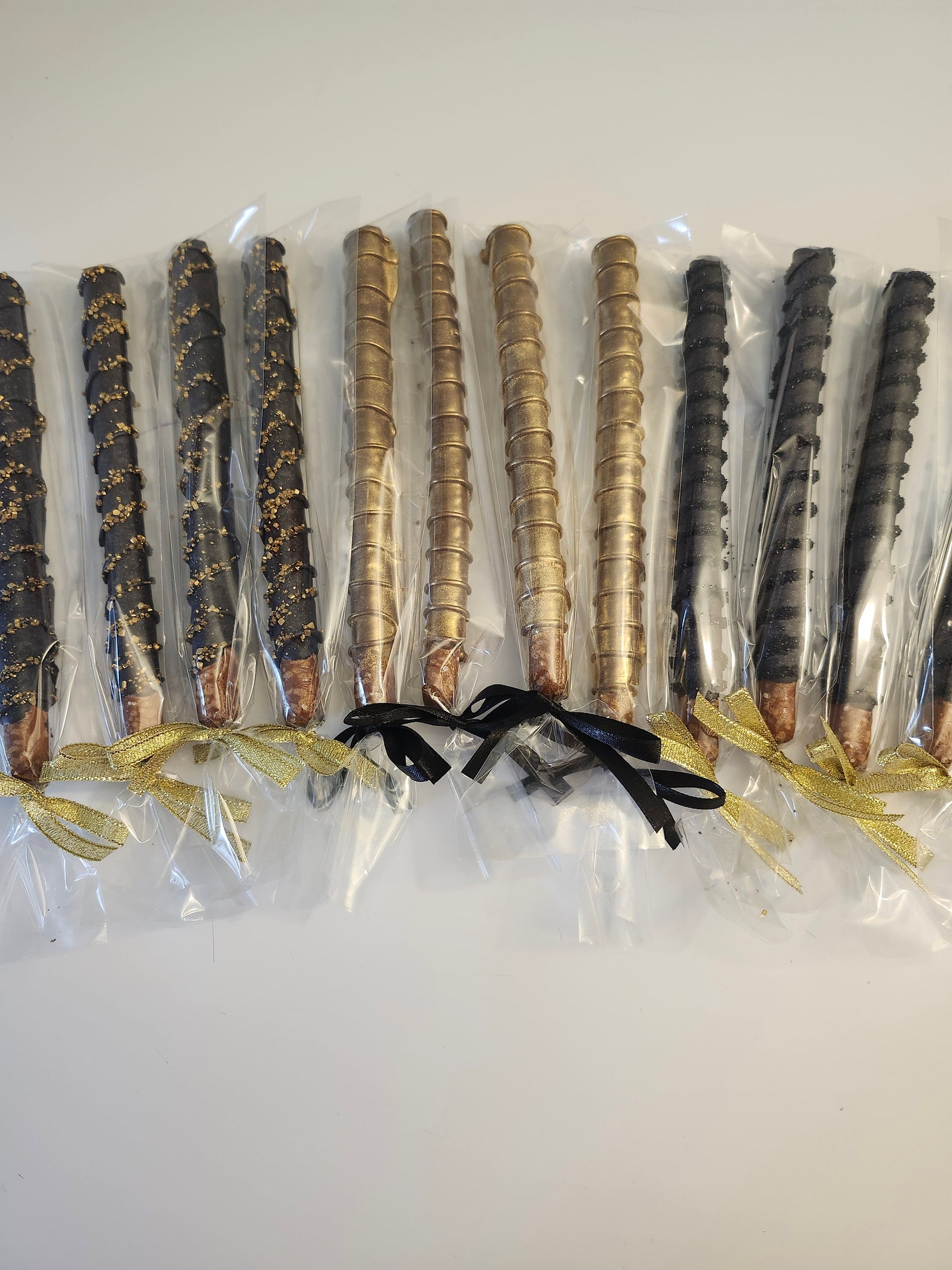 Gold and Black Themed Chocolate Covered Oreos and Pretzels12