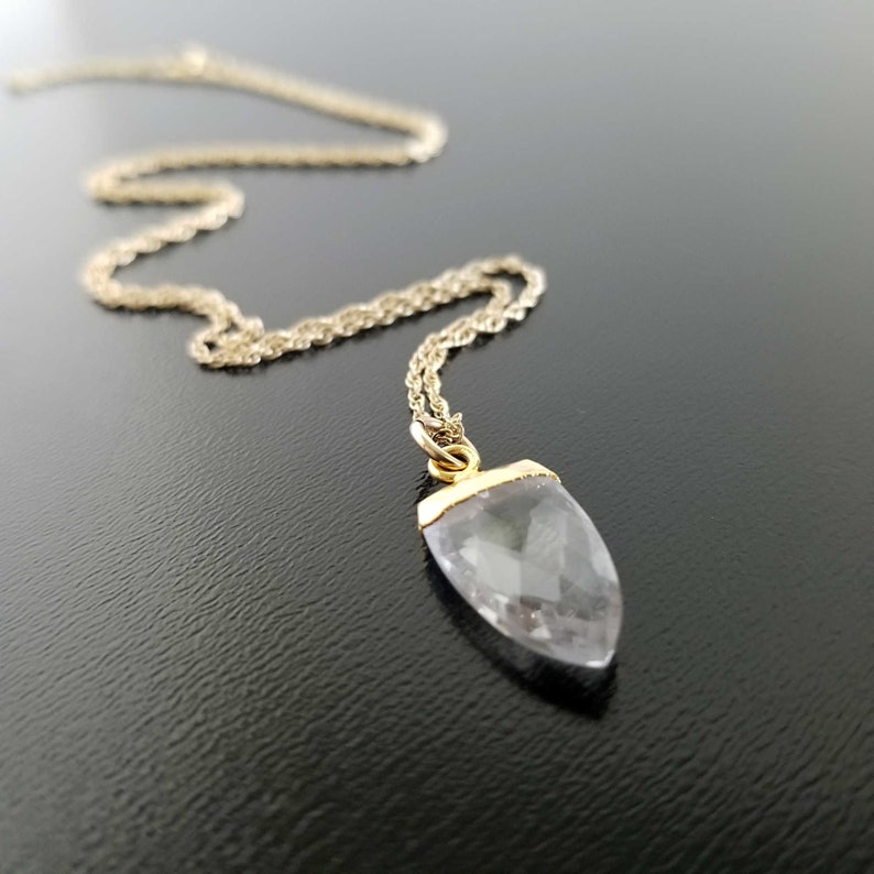Spiritual Gift Raw Crystal Quartz Spear Pendent Gold Filled Layering Necklace Positive Energy Healing Crystal Charm Boho Gold Necklace
