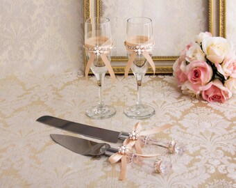 gold champagne wedding flutes