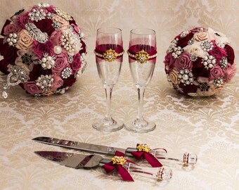 gold champagne wedding flutes