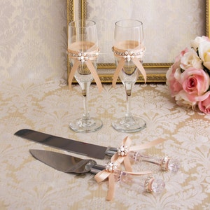 Rose Gold Champagner Hochzeit Flöten und Hochzeitsgläser, Rose Gold Toasten Flöten, erröten Champagner Gläser, Rose Gold Kuchen Servieren Set