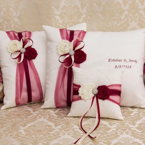 Wedding Kneeling Pillows, Monogrammed Ceremony Pillow, Personalized Kneeling Pillows, Prayer Pillows, Ring Pillow, Nuestra Boda