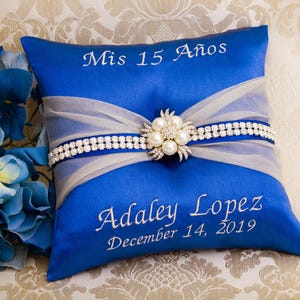 Personalisiertes Tiara-Kissen, gesticktes Quinceanera-Kissen, blaues Quitten-Kissen, mein süßer 16 Kniendes Kissen, Mis 15 Anos, Mis Quince
