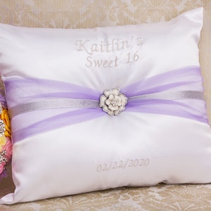 Personalized Quinceanera Pillow , Sweet Sixteen Pillow, Quinceanera Shoe Pillow, Tiara Pillow, Mis quince anos, 15 anos Cojines