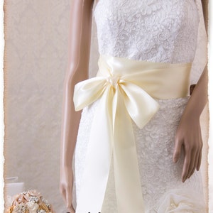Bridal Sash, IVORY Wedding Sash, Ivory Satin Ribbon Bridal Belt,  Bridal Sash, Satin Bridal Sash