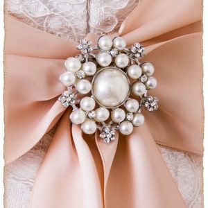 Wedding Brooch, Wedding Dress Brooch, Wedding Dress Pin, Pearl Brooch, Rhinestone Brooch