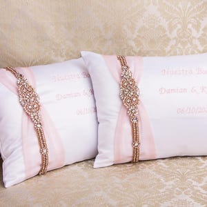 Art Deco Wedding Kneeling Pillows, Monogrammed Wedding Pillow, Personalized Kneeling Pillows, Ring Bearer Pillow, Nuestra Boda Cojines