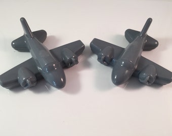 Airplane Soap / Airplanes Soap / Pilot Soap / Pilot Gift / Travel Soap / Set of 2 Soaps / 2 oz Soap / Goat Milk Soap / Party Favor