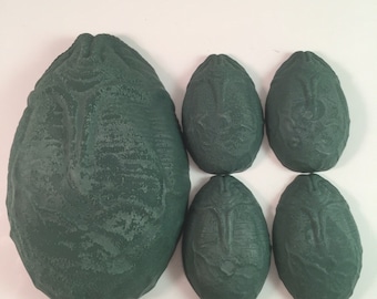 Alien Egg Soap / Alien Pod Soap / Facehugger Egg Pod Soap /  Goat Milk Soap / Natural Soap / 3 oz Soap / Set of 5