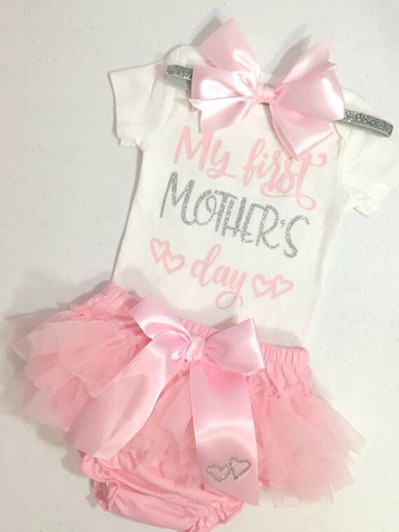 baby's first mother's day outfit