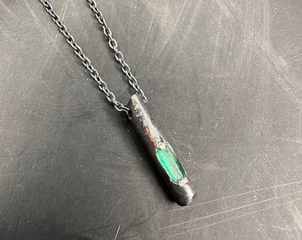 Women's Pendant Necklace: Oxidized 925 Sterling Silver Round Bar with Natural Emerald