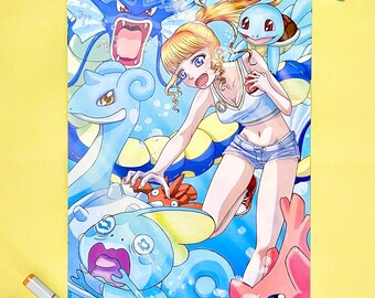 Può includere: Un'illustrazione colorata di una persona bionda circondata da Pokémon di tipo acqua. L'opera d'arte utilizza blu, giallo e rosa. Diversi pennarelli Copic sono posizionati attorno all'illustrazione su uno sfondo giallo.