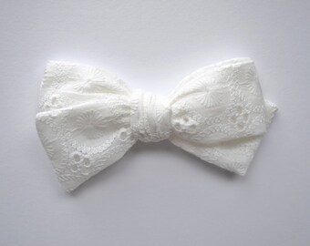 White Eyelet Hand Tied Bow for Newborn Baby Child Little Girl Photo Prop Beautiful Winter Spring Summer Pure Simple Blessing Baptism Bow