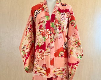 Antiker Seiden Kimono mit Rot & Pink Druck