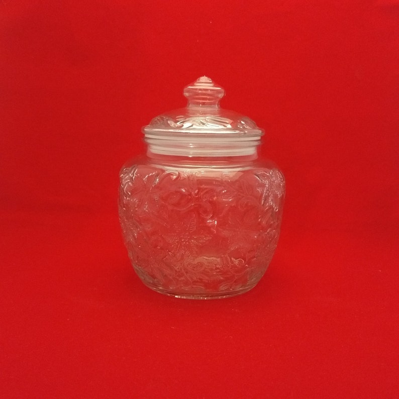 Princess House, Fantasia, Small Round Canister Princess House, Fantasia, Small Round Canister