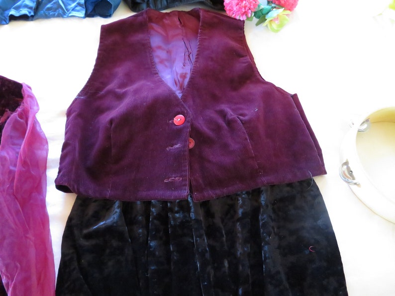 An Array of 15 Plus items Home School Mothers and Grandmothers Spark Imagination Hrs of Enjoyment Costumes Dress Up 4 to 10 Year olds
