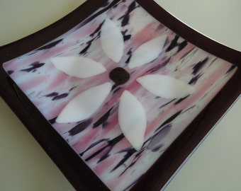 9"x9" plate - A Touch of Pink Spring