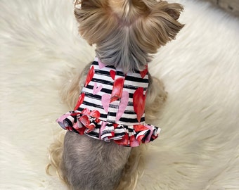 Hearts and stripes Harness Customizable to your dogs measurements!  Available in other colors! Size  XXS XS Small