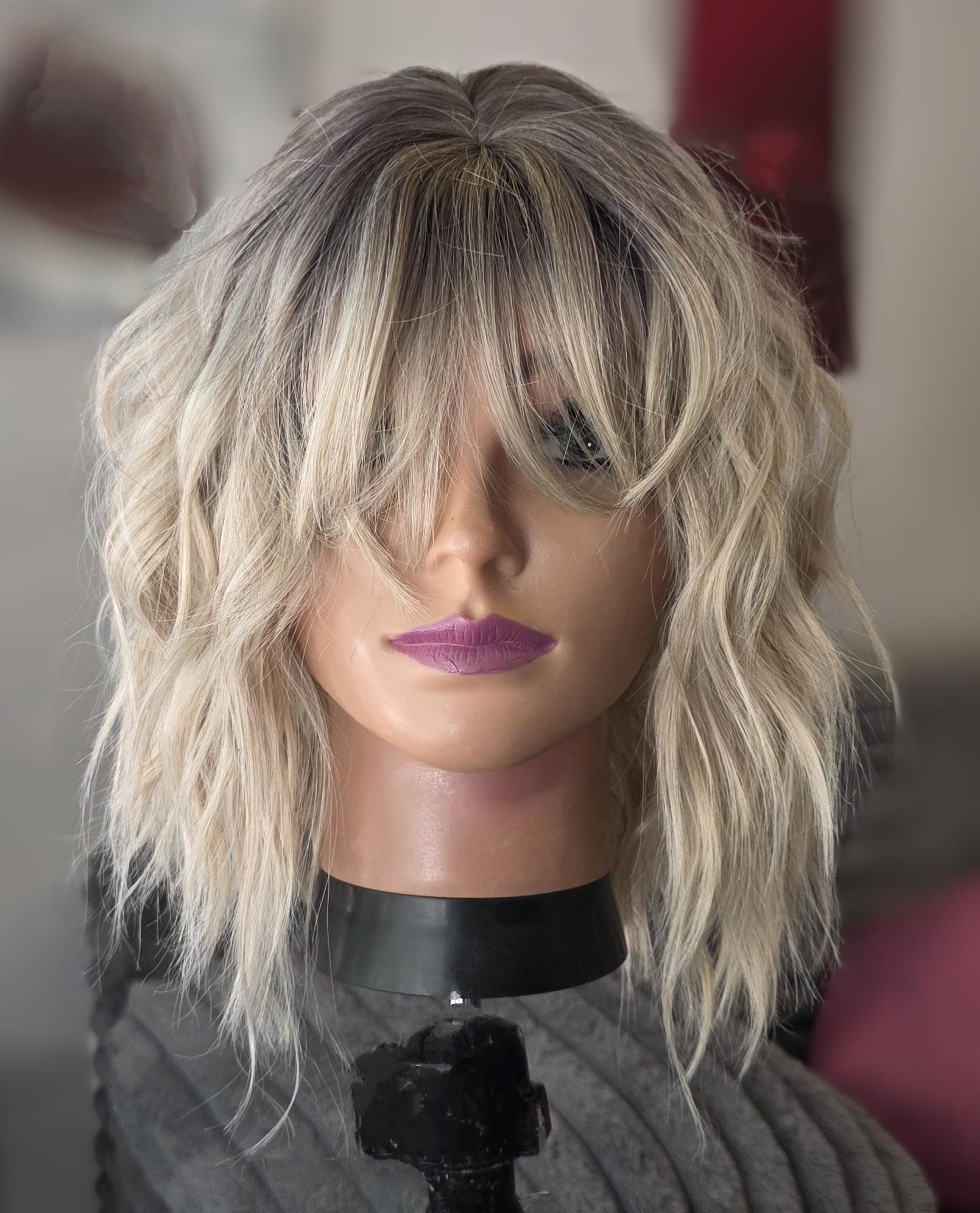 Blonde bob pruik met textuur, golvend kapsel met wortels - Etsy België, image size:1609x1991