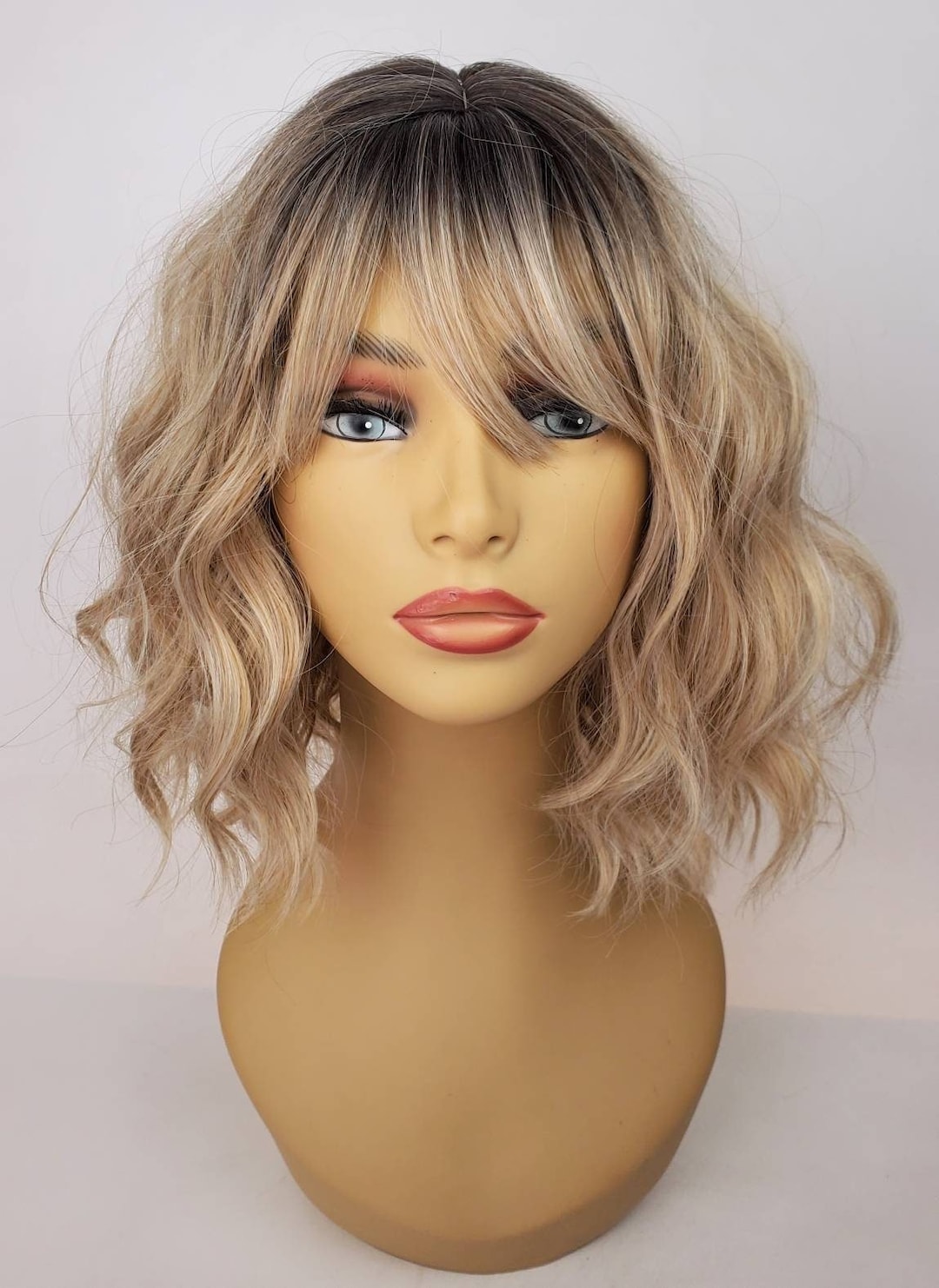 Perruque Blonde Clair Ondulée Mi-longue Style Bob - Synthétique Résistante à La Chaleur - Taille Unique