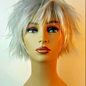 Short Spiky Light Grey Bob Wig,  Silver Choppy Layered Bob, Silver Layered Bob, Textured Bang, Soft Silver Textured Bob, Wigs, Soft Silver