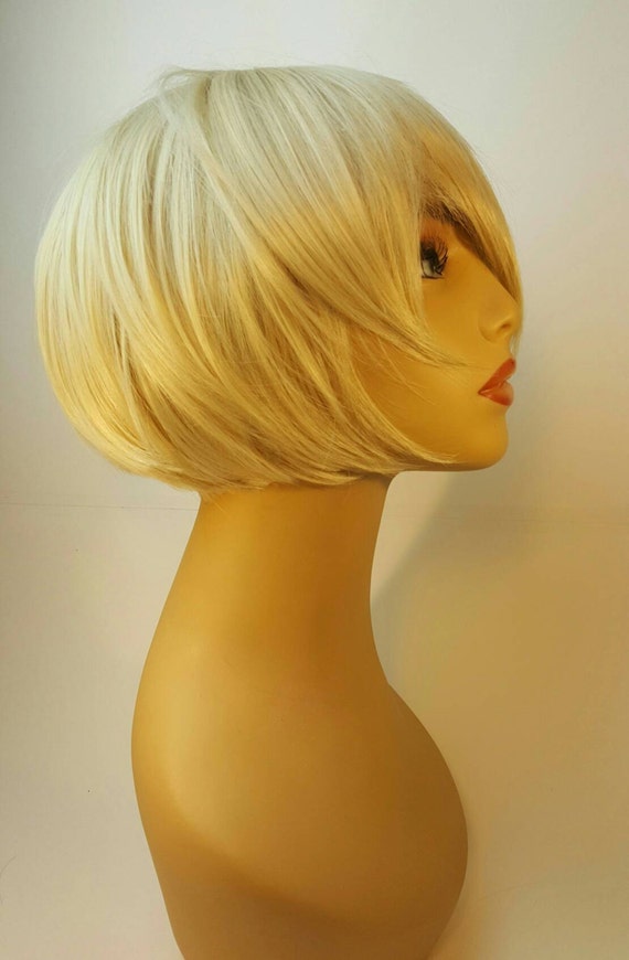 Kurze Blonde Perucke Blond Kurze Blonde Bob Blonde Bob Bob Mit Rahmen Gestaltung Schichten Kurz Geschichteten Bob Gestapelt Blonde Bob