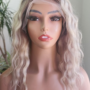 Peluca de cabello humano rubio con balayage, peluca ondulada de longitud media con frontal de encaje