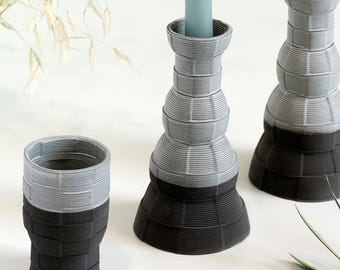 Service de table de shabbat, paire de bougeoirs, coupe de Kiddouche, argile noire imprimée en 3D, avec glaçure blanc cassé, vente lève-tôt, quadrillage à carreaux