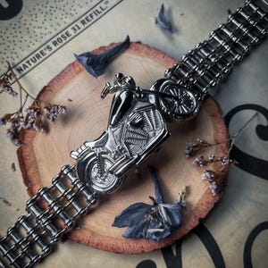 Vintage Geneva Motorcycle Watch: Bike Chain Band, Y2K Style
