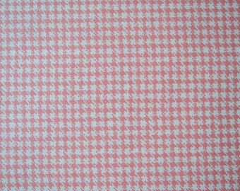 Half Yard of Yuwa Live Life Collection Houndstooth in Pink. Approx. 18" x 42"   Made in Japan