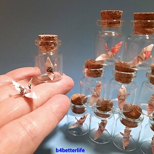 Zestaw 20 szt. 1-calowych, składanych ręcznie losów na loterię, papierowych żurawi w miniaturowej szklanej butelce z korkiem. (Seria papieru LT). #CIB20t5.