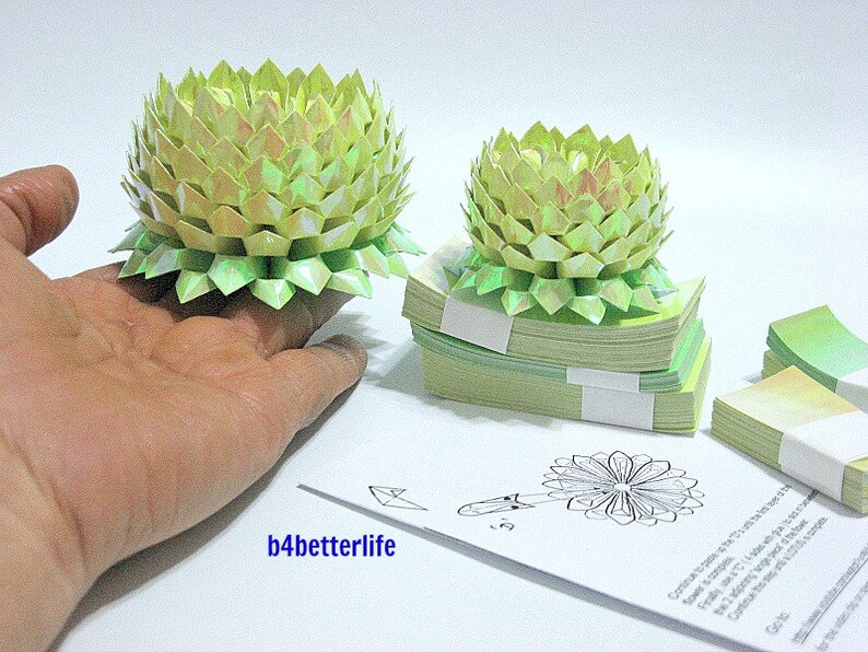 #AV232-8. AV paper series 232 sheets Origami Papers For Making 2pcs of Yellow Color Paper Lotus in 2 Different Sizes.
