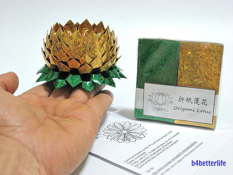 ゴールドカラーのDIY折り紙蓮折り紙キット（中サイズの蓮4個作成用