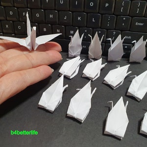 Lotto di 80 gru origami bianche da 3 pollici, piegate a mano da fogli di carta quadrati da 3" x 3". (Serie di carta KR). #FCA-33.
