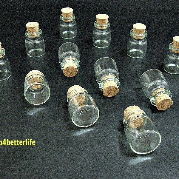 24pcs Mini Clear Glass Bottles Vials with corks. H30W23. (#A18).