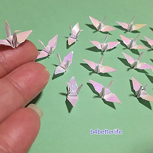 100 gru per origami da 1 pollice di colore bianco, piegate a mano da carta quadrata da 1"x1". (Serie di giornali AV). #FC1-26.