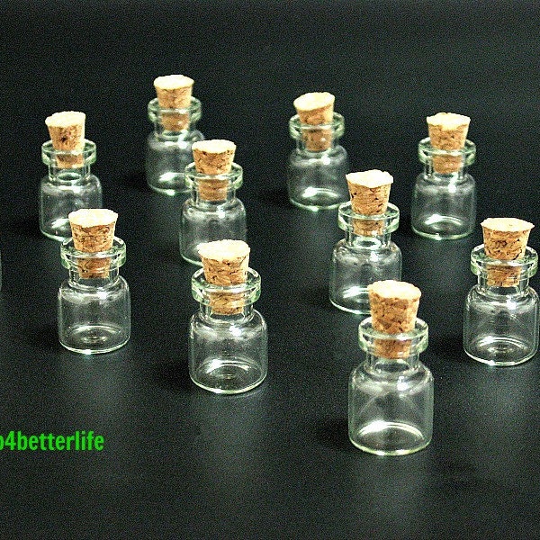 24pcs Mini Clear Glass Bottles Vials With Corks. H18W7. (#A3).