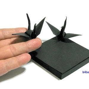 Kit di piegatura carta Chiyogami Yuzen fai da te da 200 fogli da 7,6 x 7,6 cm di colore nero per gru origami "Tsuru". (Serie cartacea KR). #CRK-61.