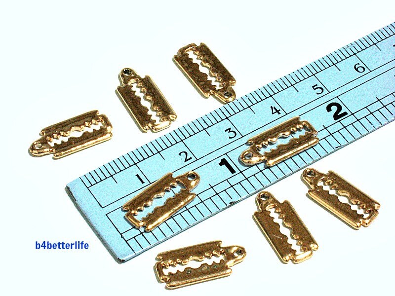 Lot of 32pcs 