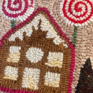 Hooked Rug Pattern, Gingerbread Village, Simple Design to Crate With ...