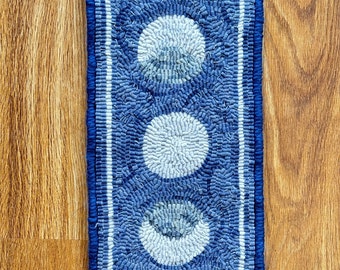 Hooked rug pattern on linen, primitive Mini Moon Phase , great for beginner, 14 x 7 inches unfinished