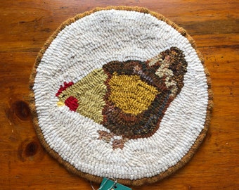 Rug hooking kit - DIY rug hooking - "Hetty Hen"