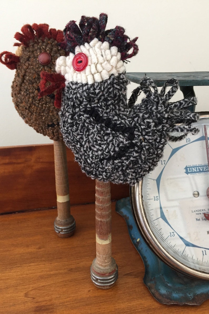Folk Art Hooked Rug Chicken on Vintage Bobbin Etsy
