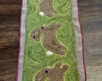 Rug hooking pattern on linen, Spring Bunny Hop, 42 x 8 inches