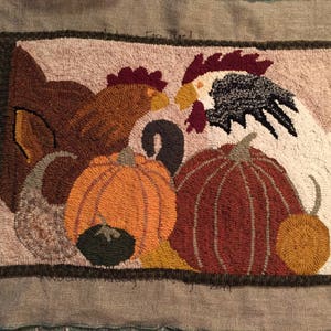 Hooked rug pattern Autumn Farmyard on primitive linen 30 x 16 image 6