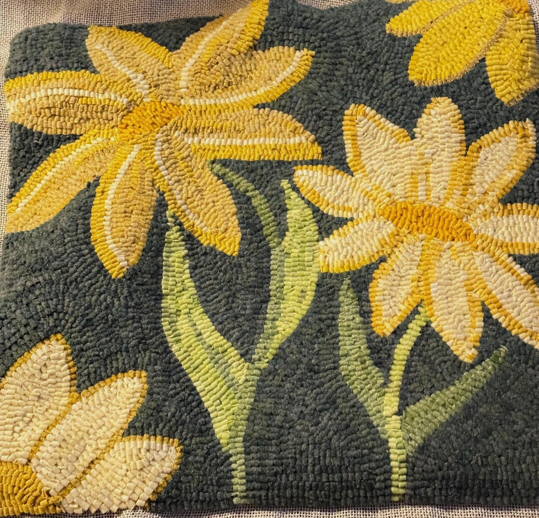 Rug Hooking Pattern, Cyndy's Flowers, 16 X 16 Inch on Linen - Etsy