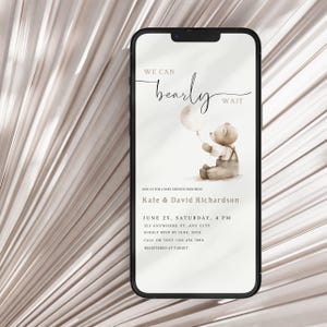 We Can Bearly Wait Invito animato per baby shower Modello modificabile Canva Vintage Baby Boy Invito digitale per cellulare Orsetto beige Boho
