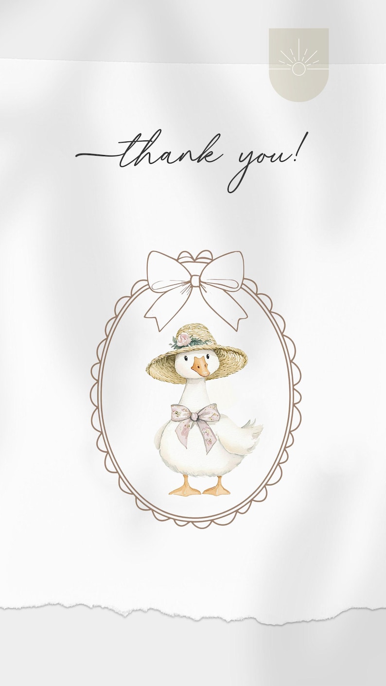 Puede incluir: Un ganso blanco con un sombrero de paja con flores rosas y una cinta rosa alrededor del cuello. El ganso est&aacute; dentro de un marco ovalado marr&oacute;n con un lazo en la parte superior. El texto "thank you!" est&aacute; escrito encima del marco.