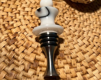 W21 White & Black Resin Wine Stopper - Stainless Steel
